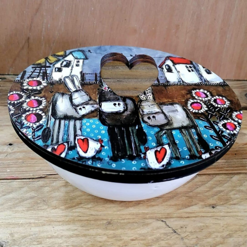Enamel Bowl with Lid Donkies