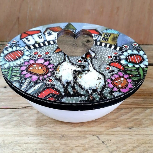 Enamel Bowl with Lid Eende